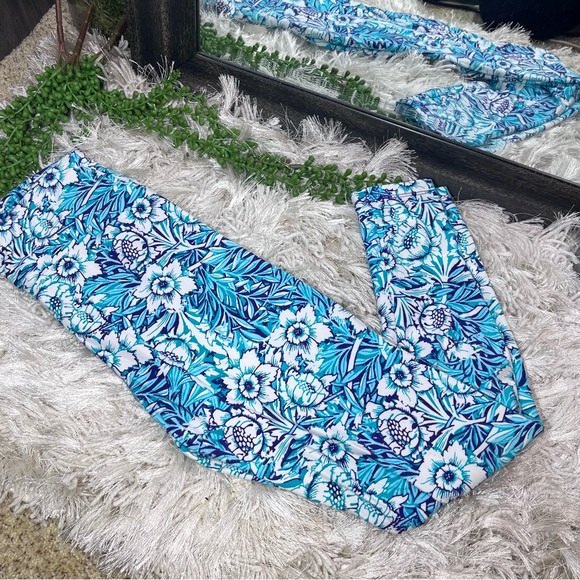 🌼3/$30🌼LulaRoe Floral Tropical Printed One Size Leggings - Picture 2 of 16